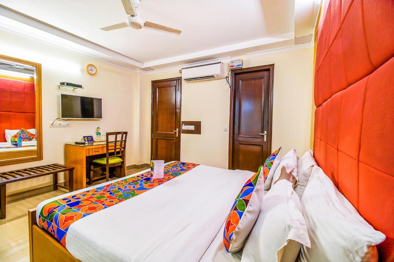Fabhotel Signature Plaza New Delhi Exteriör bild
