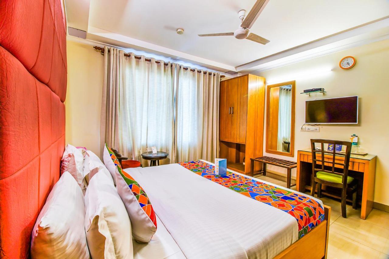 Fabhotel Signature Plaza New Delhi Exteriör bild
