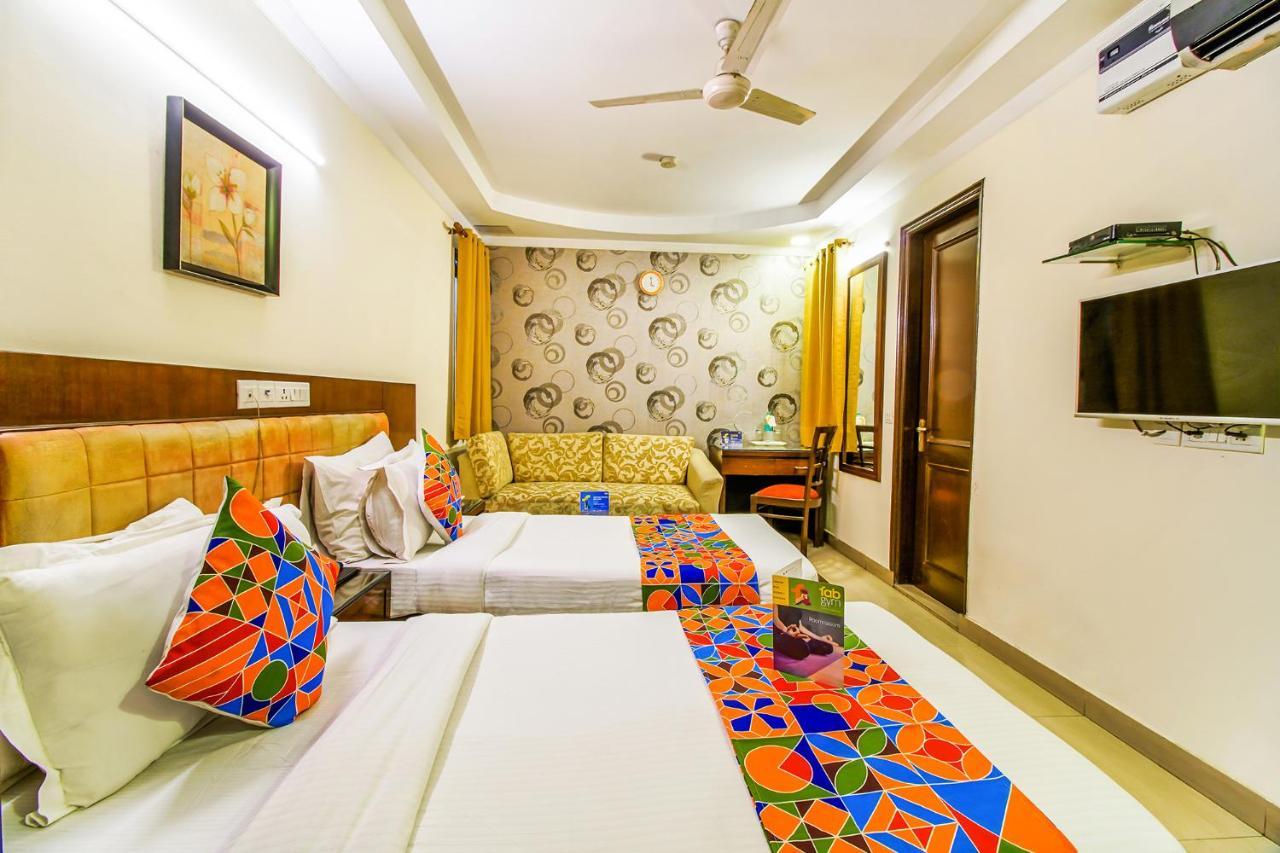Fabhotel Signature Plaza New Delhi Exteriör bild