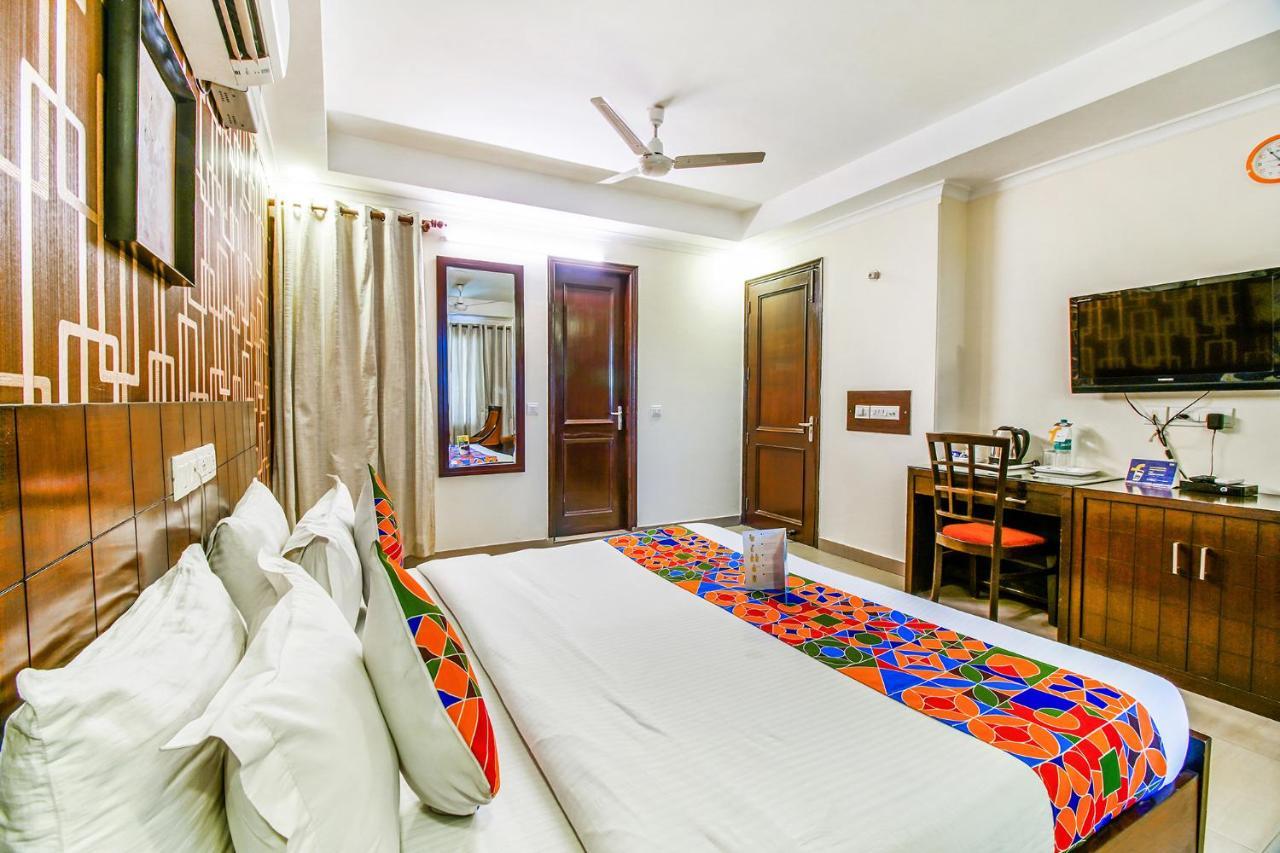 Fabhotel Signature Plaza New Delhi Exteriör bild